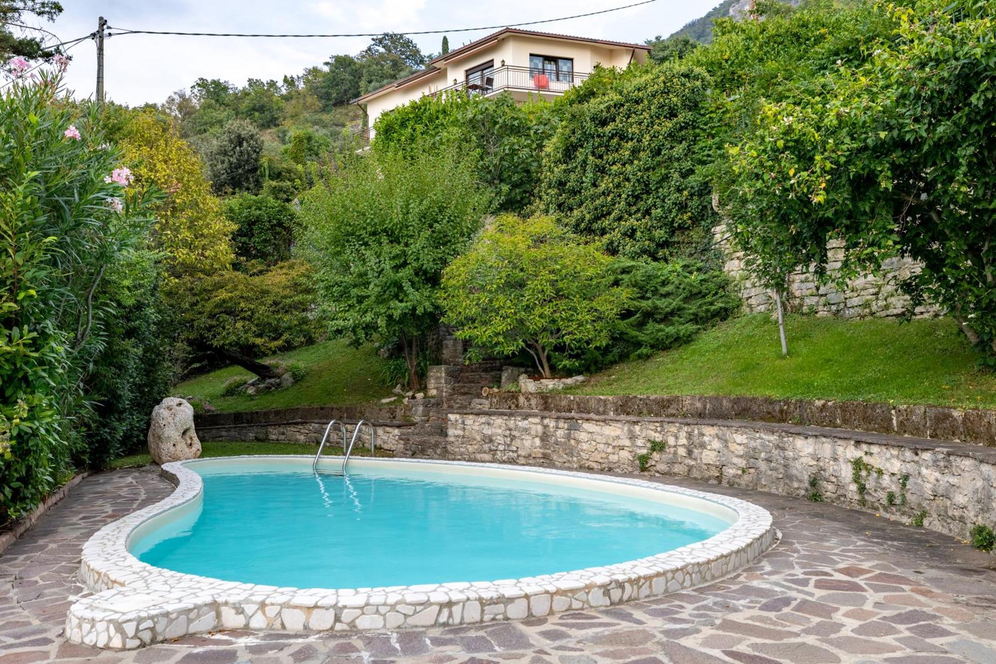 Villa Al Salto - Lake Garda Бренцоне-суль-Гарда Экстерьер фото