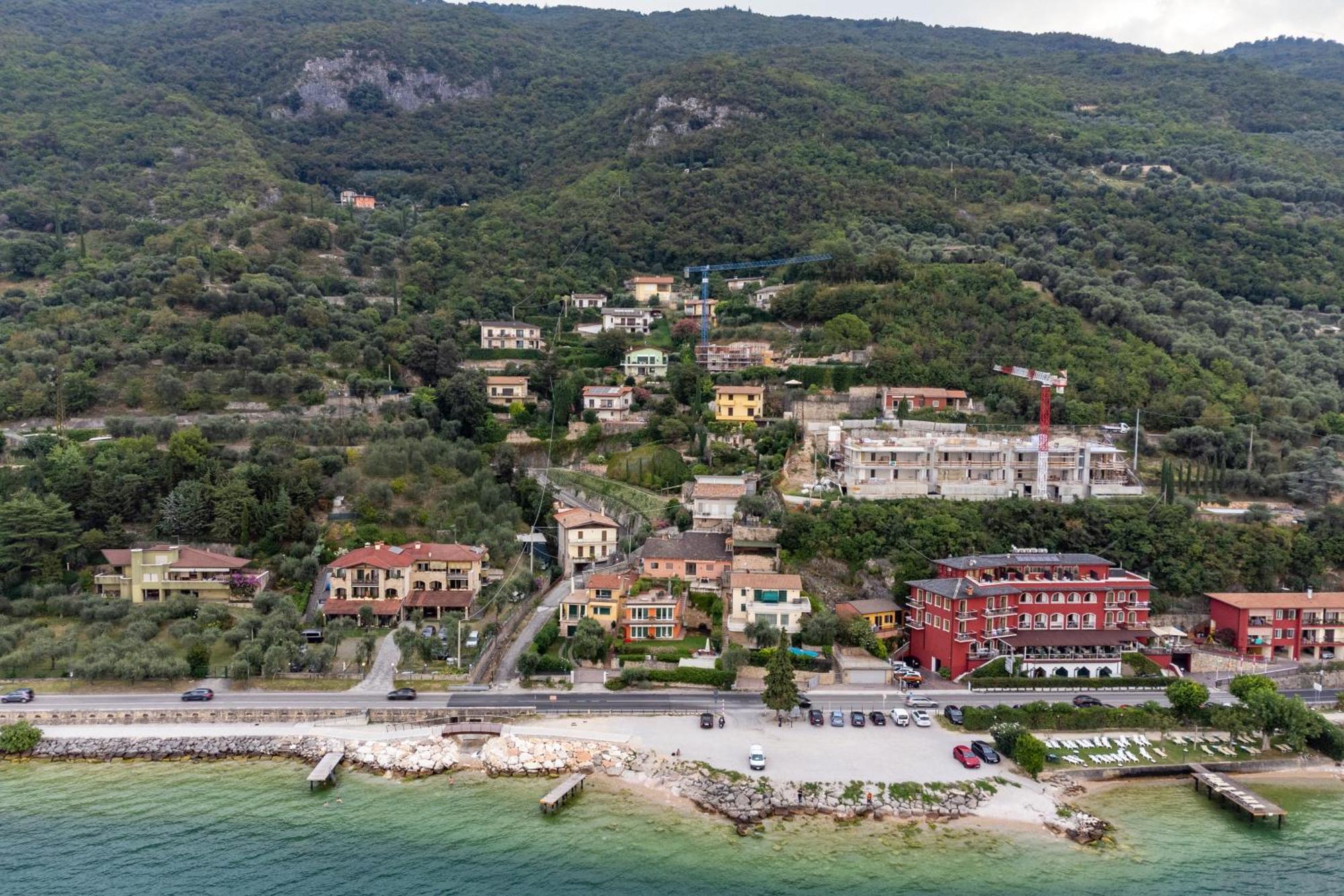 Villa Al Salto - Lake Garda Бренцоне-суль-Гарда Экстерьер фото