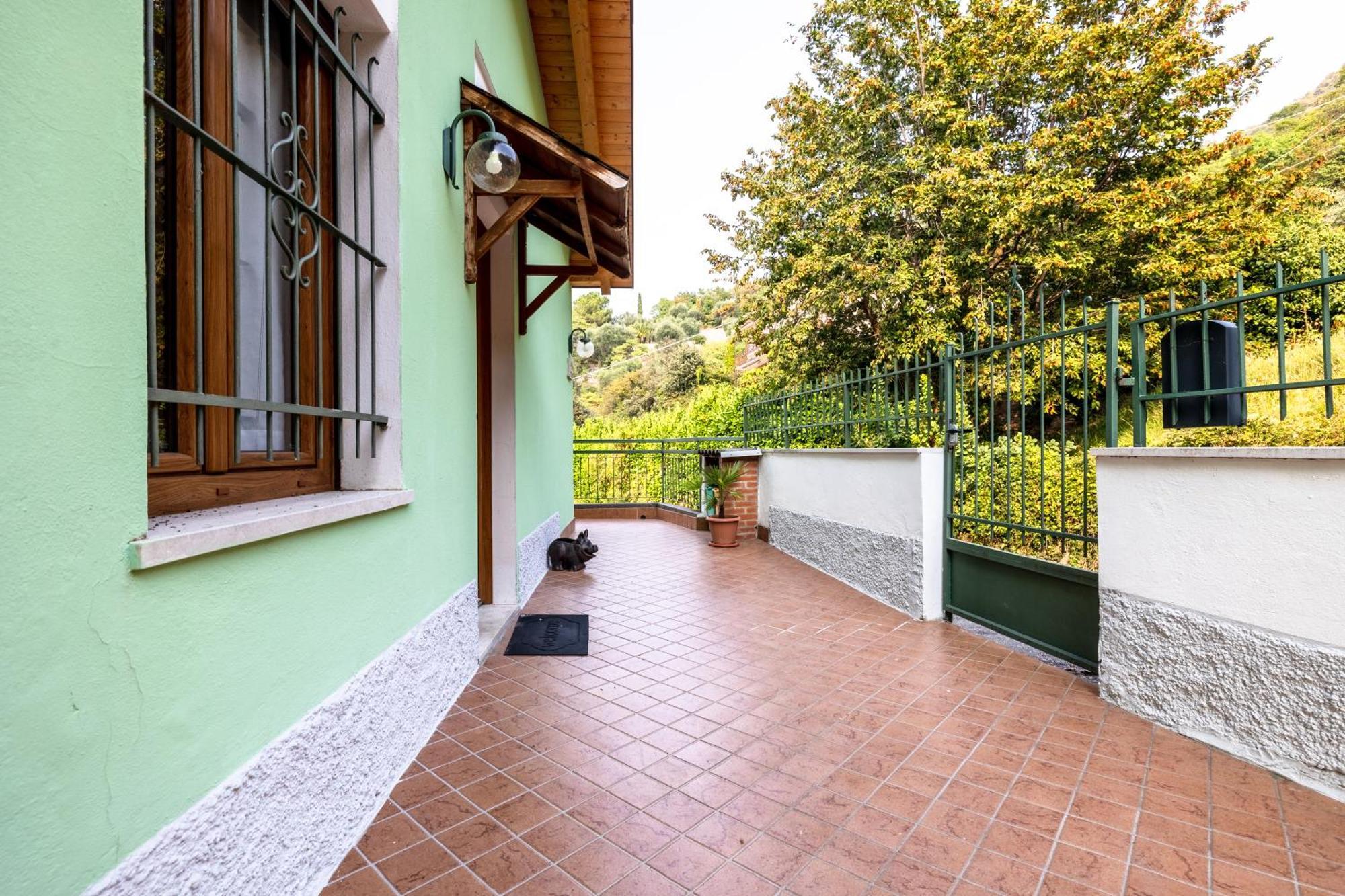 Villa Al Salto - Lake Garda Бренцоне-суль-Гарда Экстерьер фото