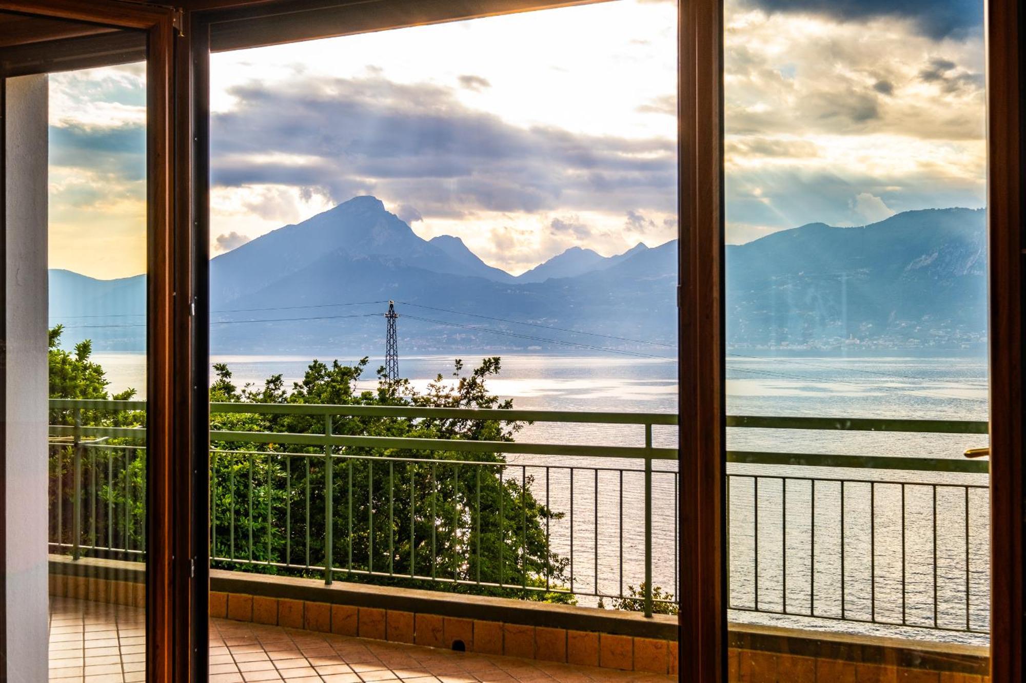 Villa Al Salto - Lake Garda Бренцоне-суль-Гарда Экстерьер фото